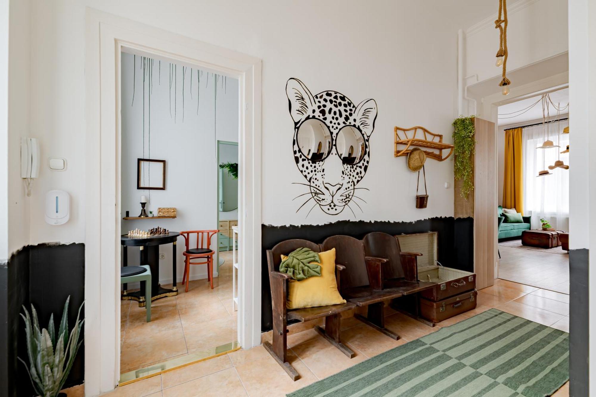 Jungle Aesthetics Downtown Apartman Aircon And Garage Parking Budapeszt Zewnętrze zdjęcie