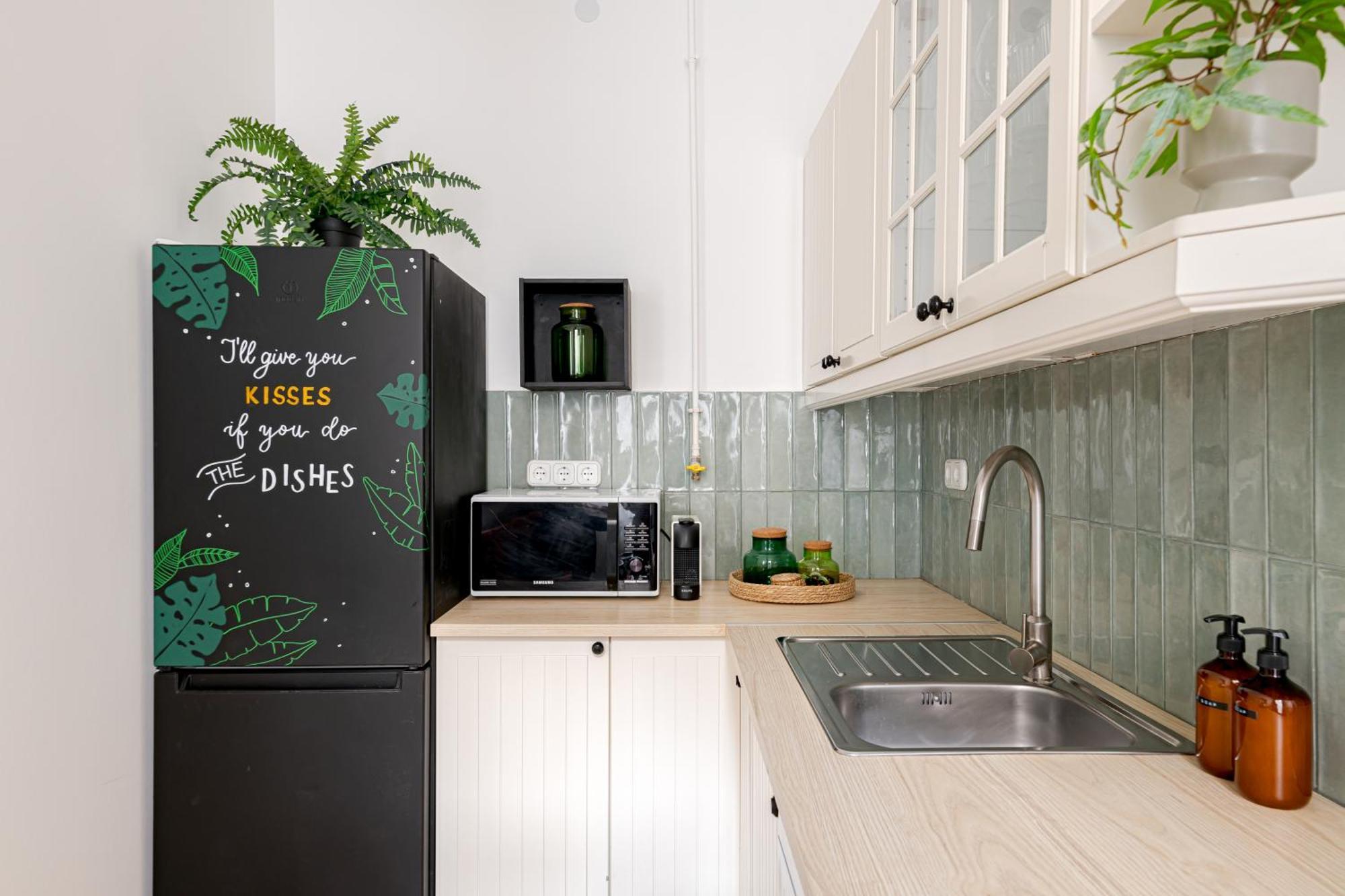 Jungle Aesthetics Downtown Apartman Aircon And Garage Parking Budapeszt Zewnętrze zdjęcie