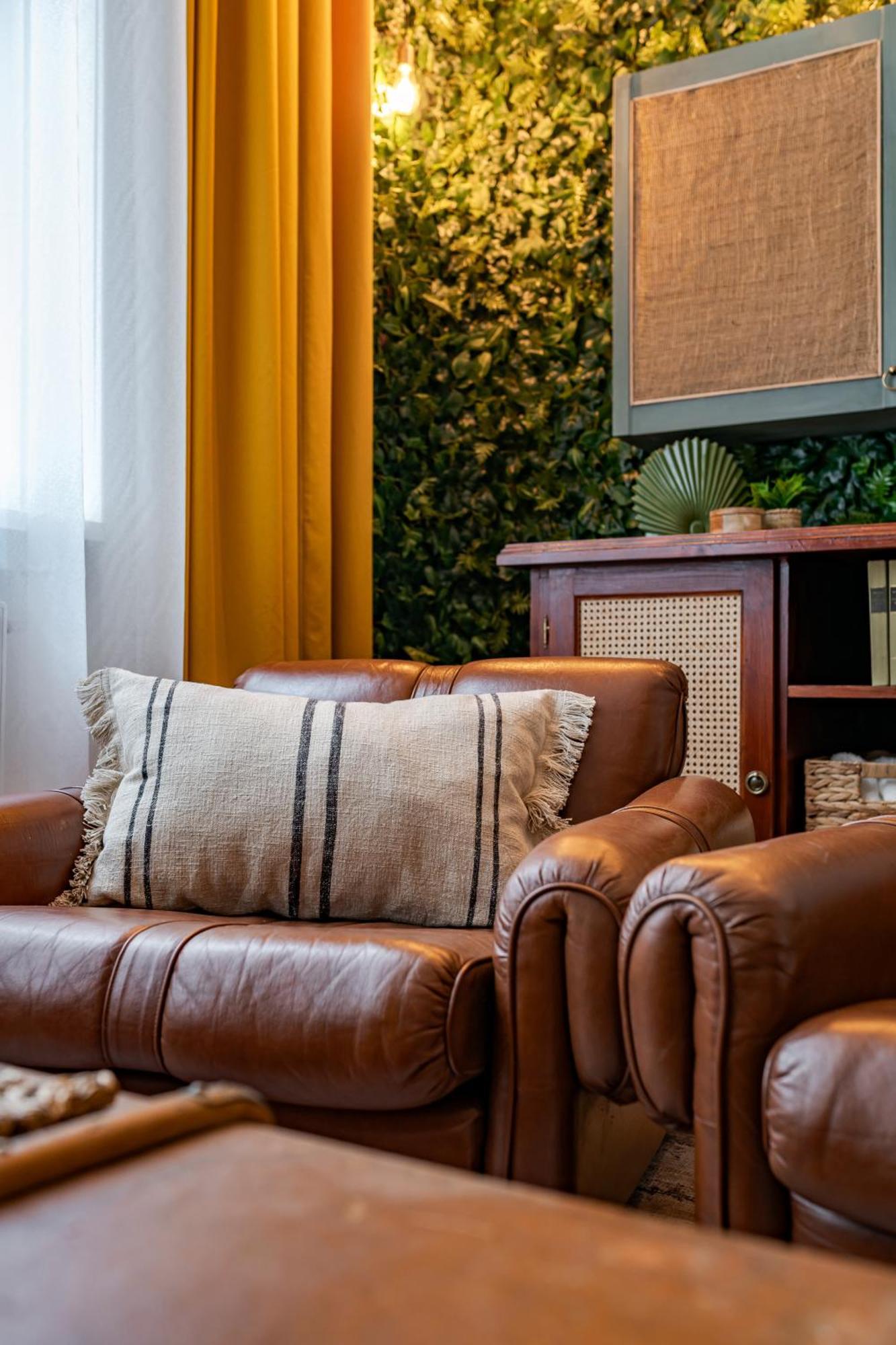 Jungle Aesthetics Downtown Apartman Aircon And Garage Parking Budapeszt Zewnętrze zdjęcie