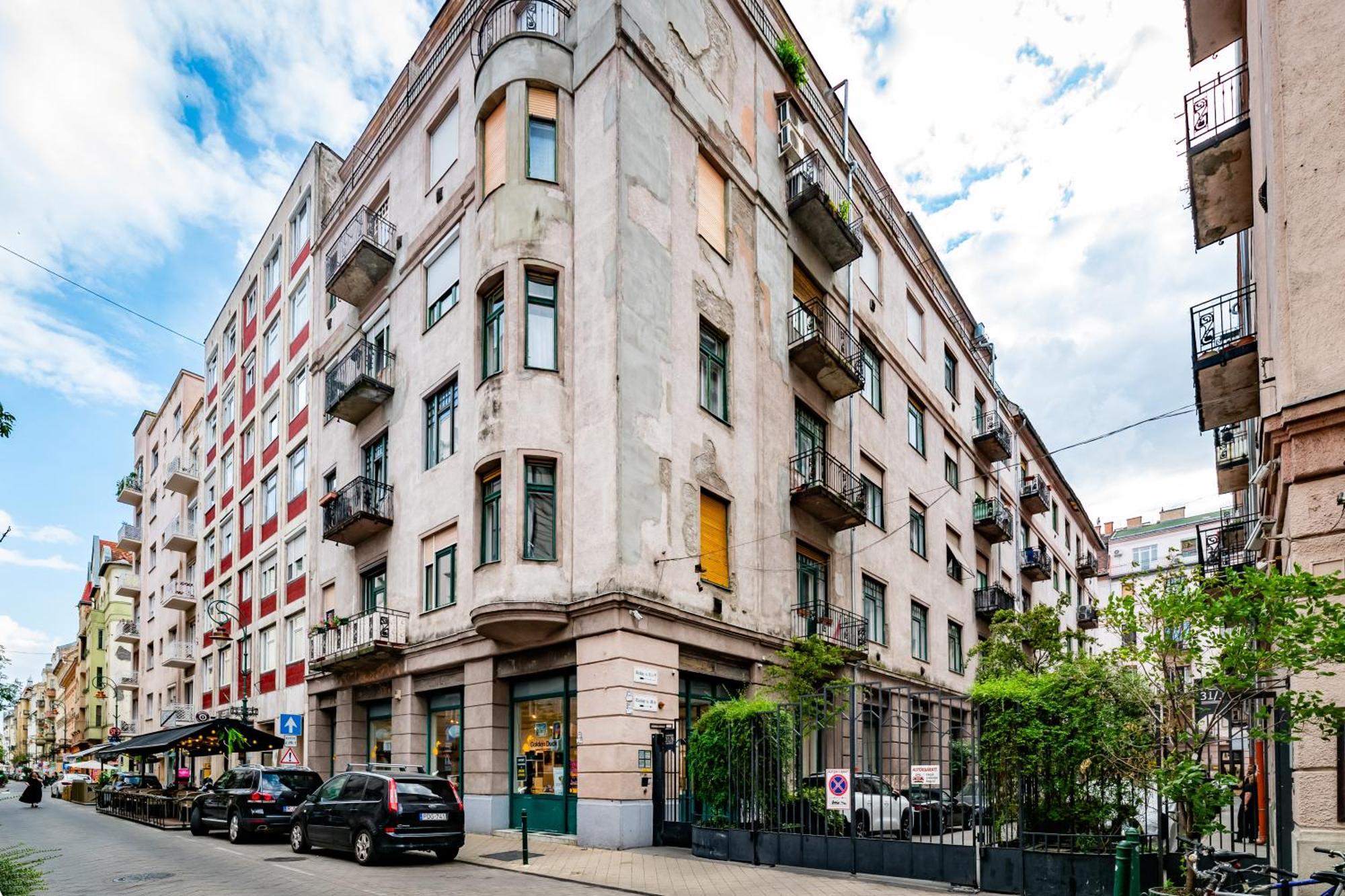 Jungle Aesthetics Downtown Apartman Aircon And Garage Parking Budapeszt Zewnętrze zdjęcie