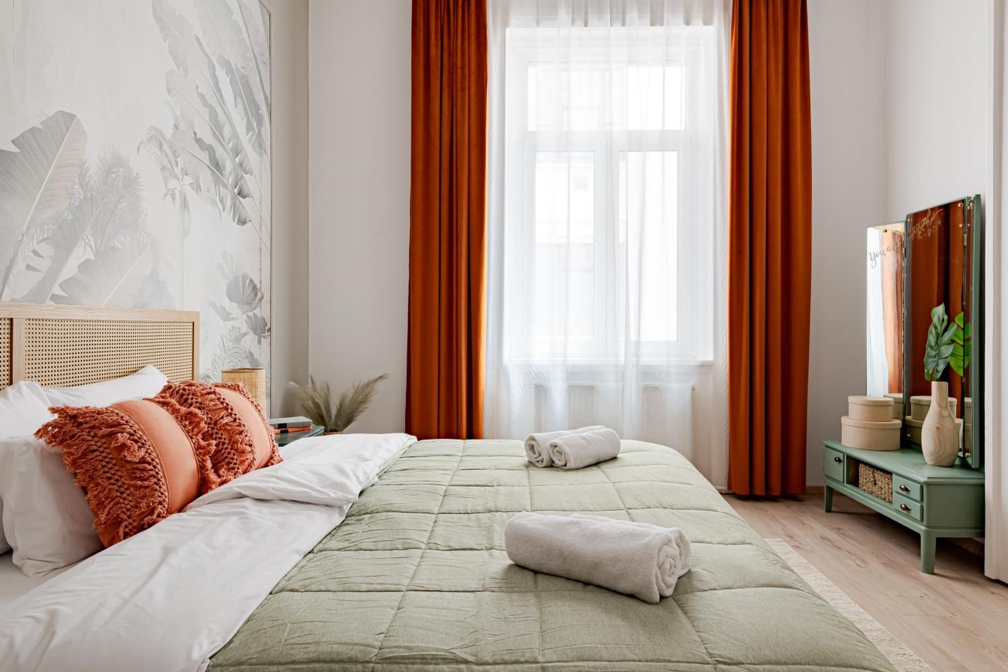 Jungle Aesthetics Downtown Apartman Aircon And Garage Parking Budapeszt Zewnętrze zdjęcie